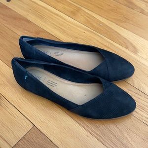 TOMS Black Suede ‘Julie’ Flat in size 7.5